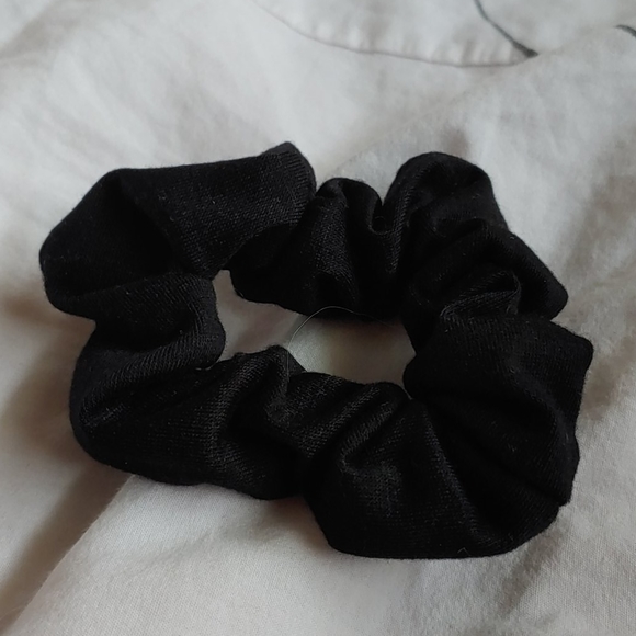 Scrunchies - Picture 5 of 6